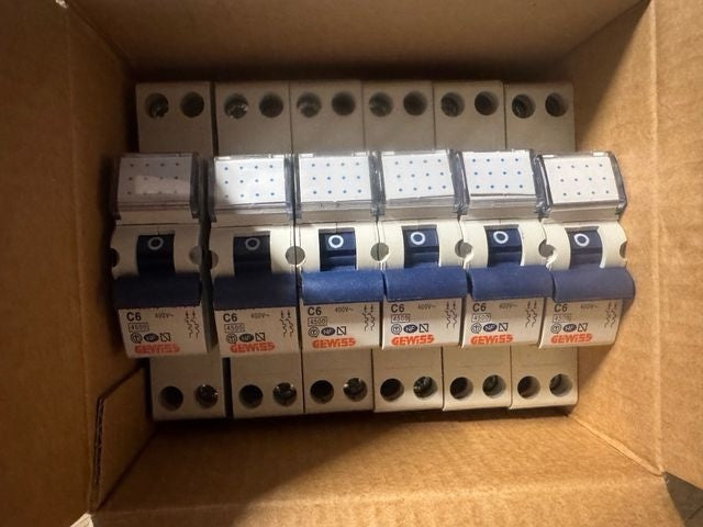 Caja de 6 Interruptores Automáticos Termomagnético Gewiss C6 – 400V / 4500A